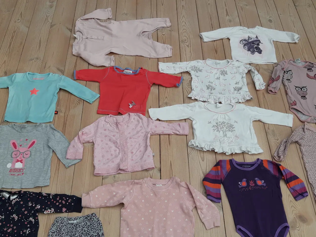 Billede 2 - BABY str 56 - 62/68 - Hele pakken 22 dele - 345 KR