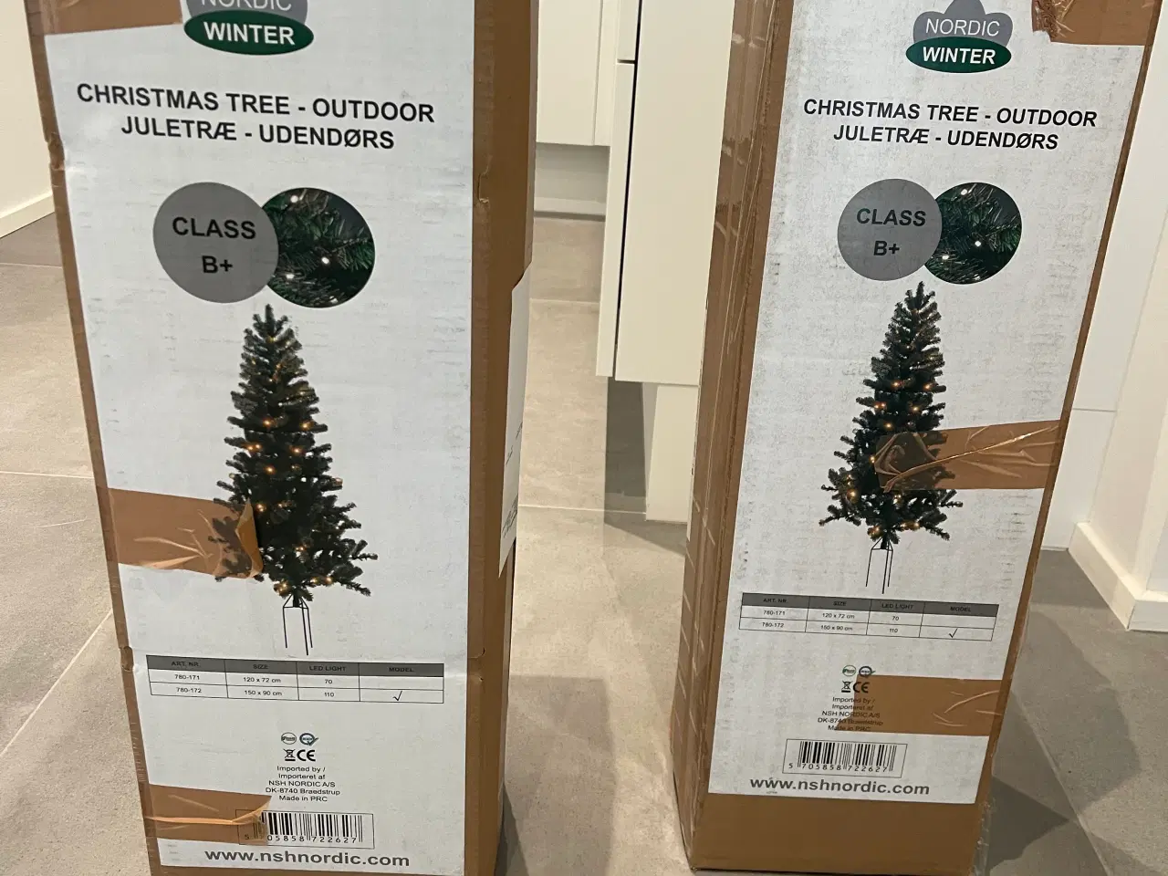 Billede 1 - Udendørs juletræer med lys