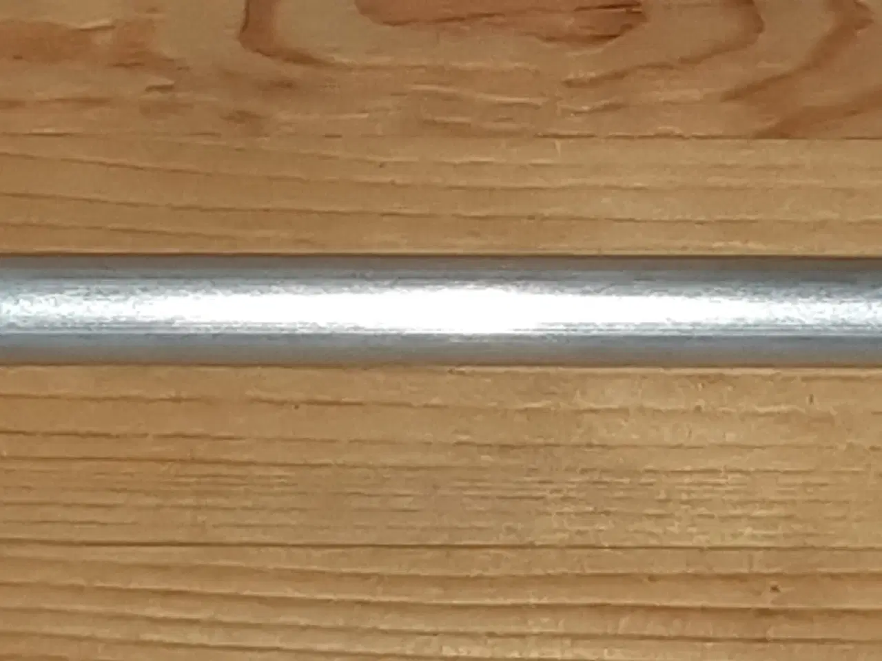 Billede 9 - Hjul Baitrunner, 2 bidmelder, line clip m.m. nyt.