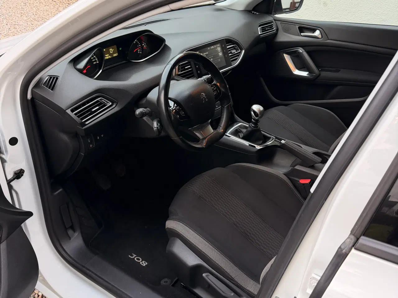 Billede 7 - Peugeot 308 1,6 BlueHDi 120 Style SW, Nysynet