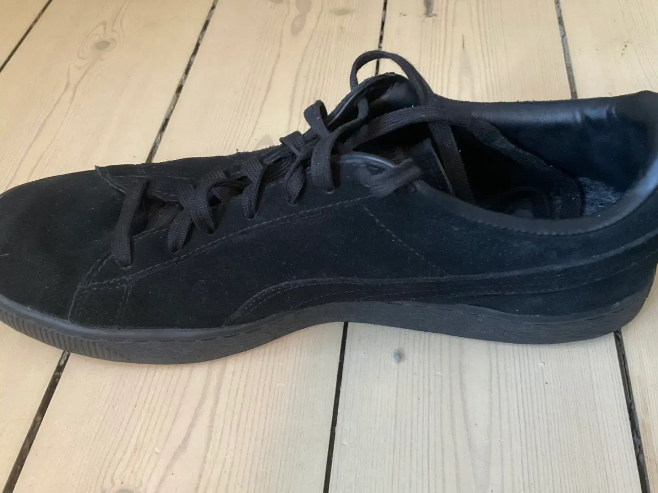 Billede 9 - Sorte Puma Suede sneakers