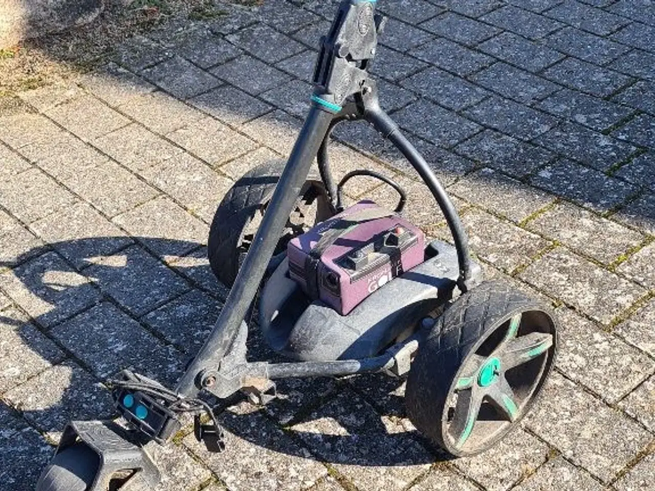 Billede 7 - TaylorMade golfbag med golfjern og el-golfvogn