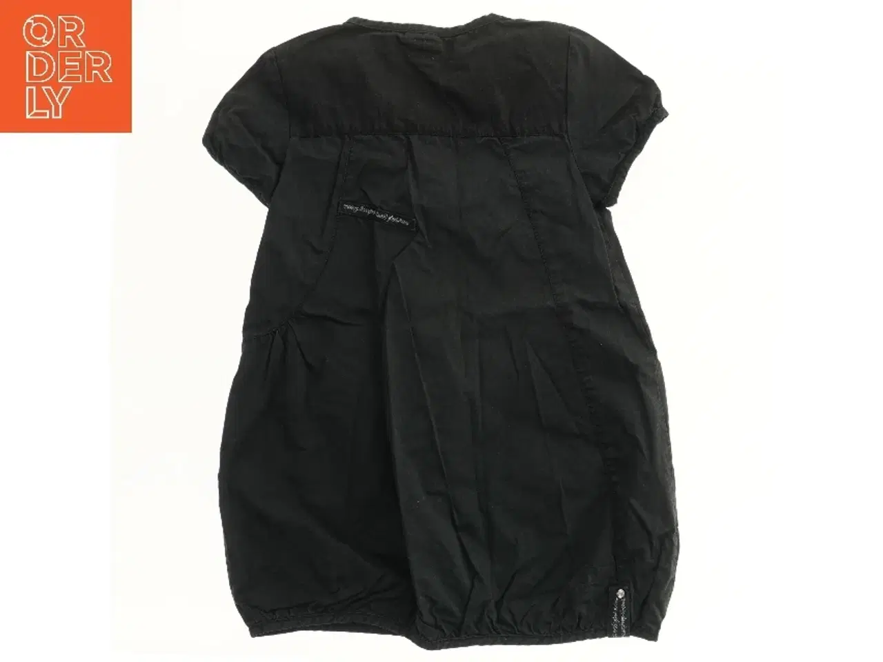 Billede 2 - Sort kjole med korte ærmer fra Name It (str. 116)