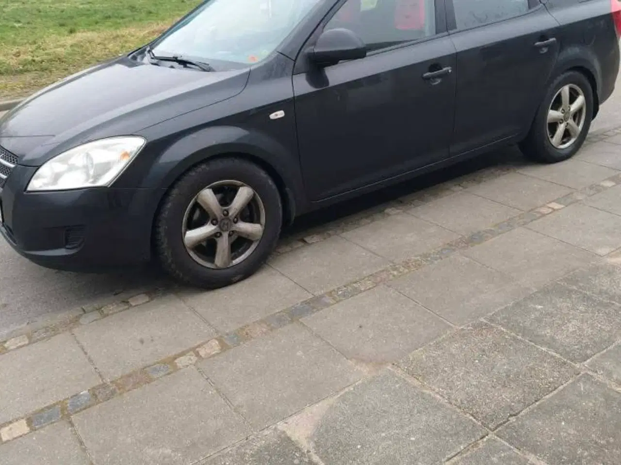 Billede 2 - Jeg salg Kia ved” SW 1.6 diesel 