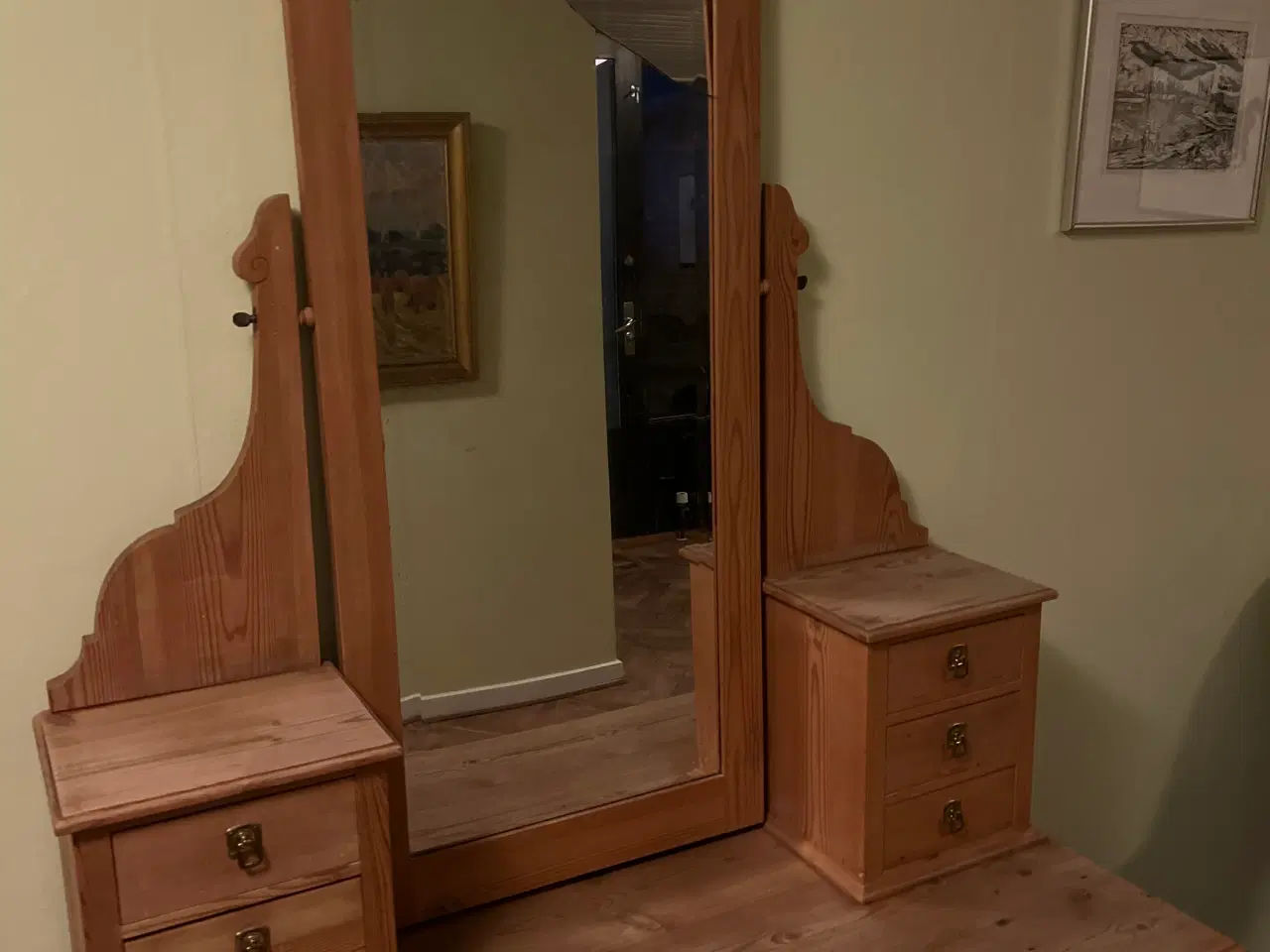 Billede 1 - Afsyret kommode