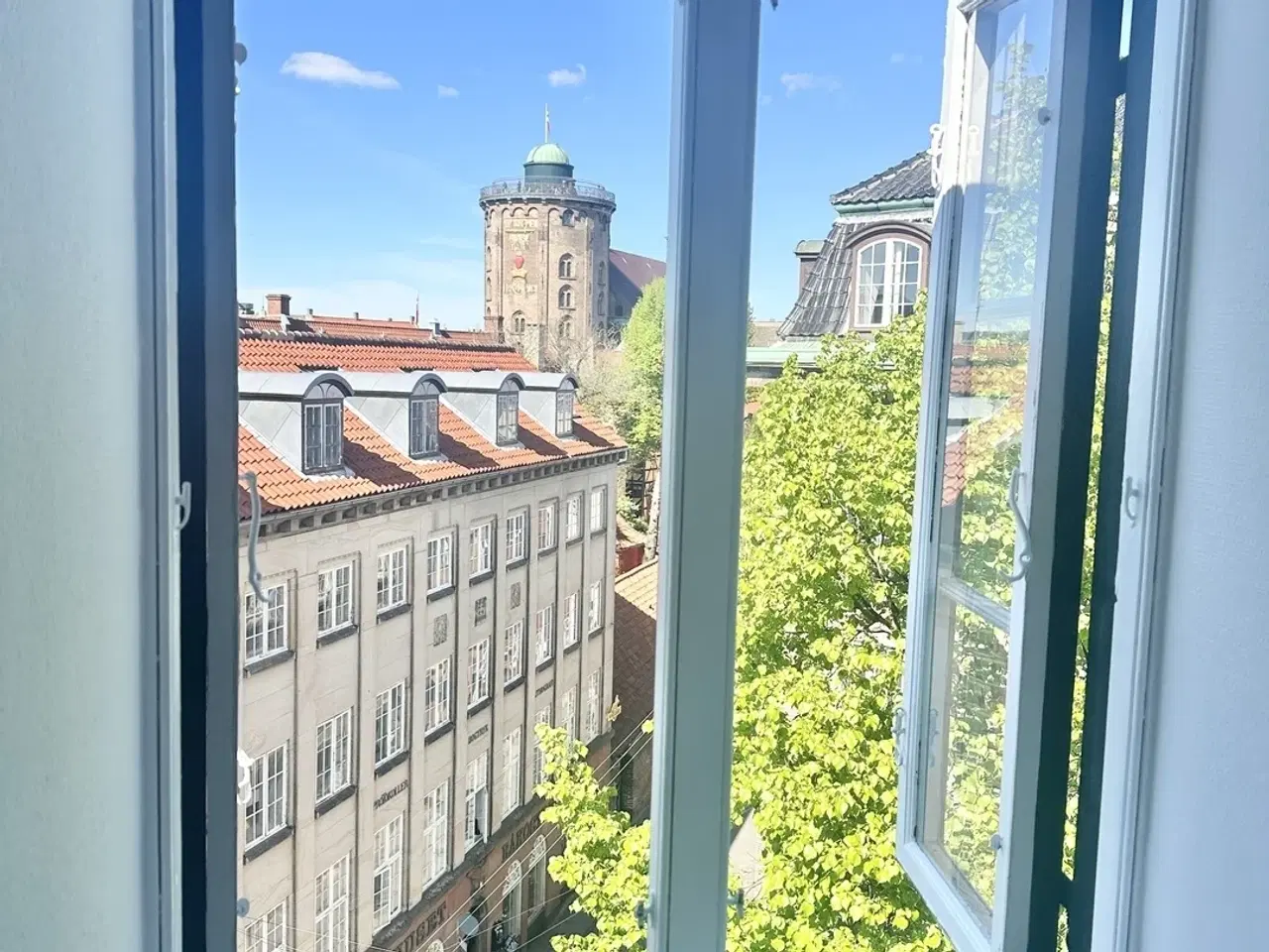 Billede 2 - Komplet nyrenoveret 100 m2 øverst oppe udsigt til Runde Tårn