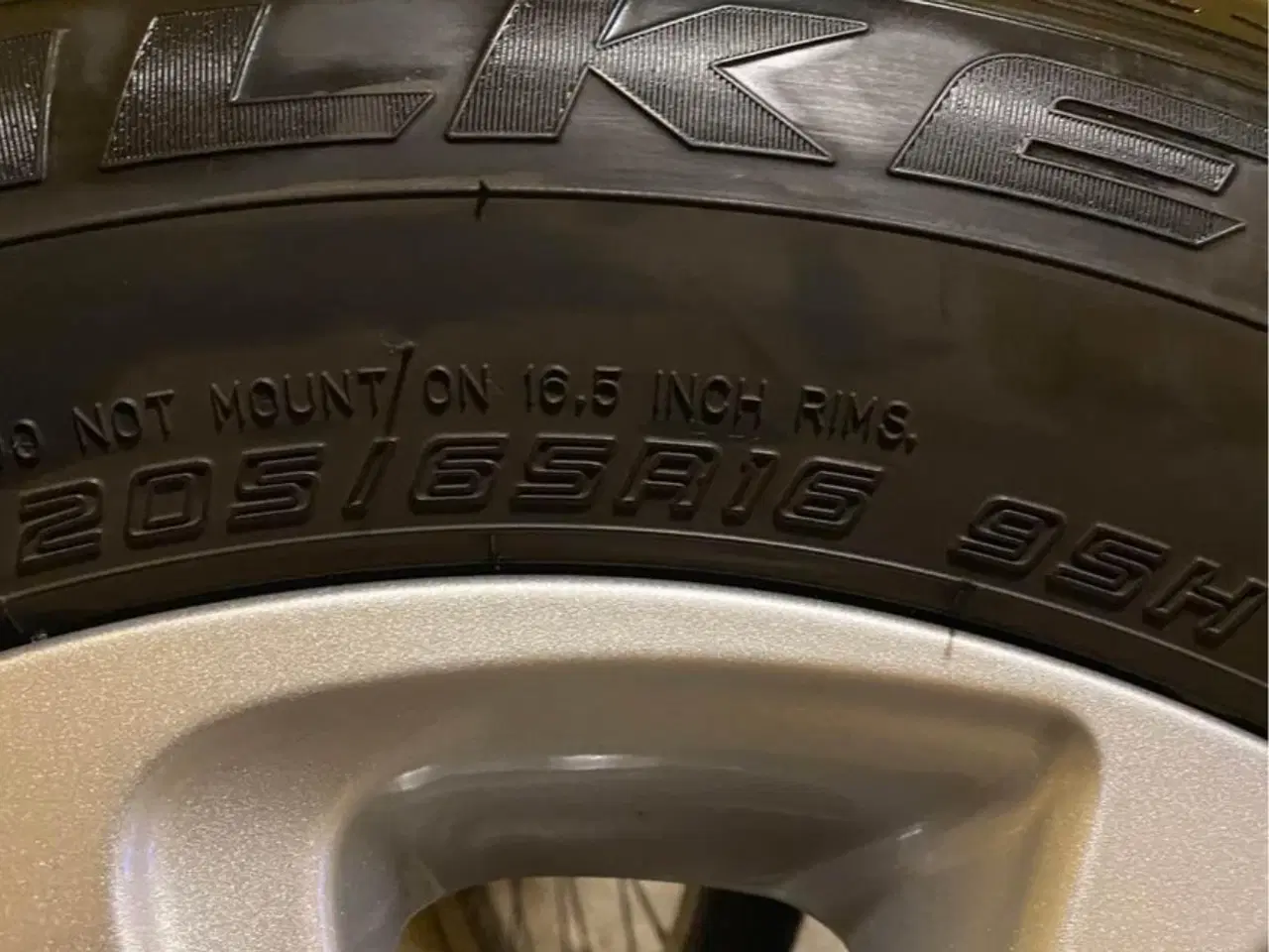 Billede 3 - 5*114,3 original fælge fra Toyota med falken dæk