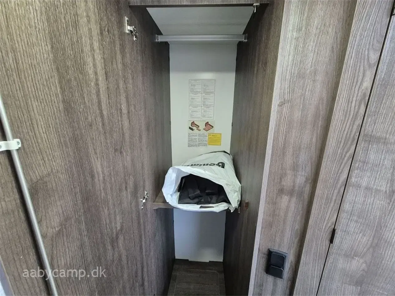 Billede 16 - 2026 - Benimar Tessoro 444   Nk Pakke. 8 trins Automatgear. 200W solceller. Webasto Dieselfyr. Kompressor køleskab.