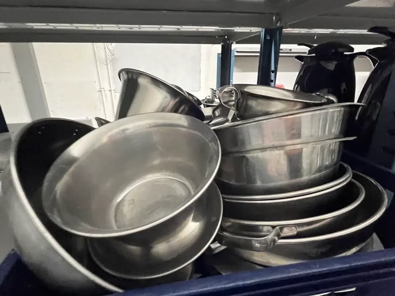 Billede 3 - Tøm Reol - inden kl. 12 (2 fag) Termokander, Gastronorm bakker m.m.