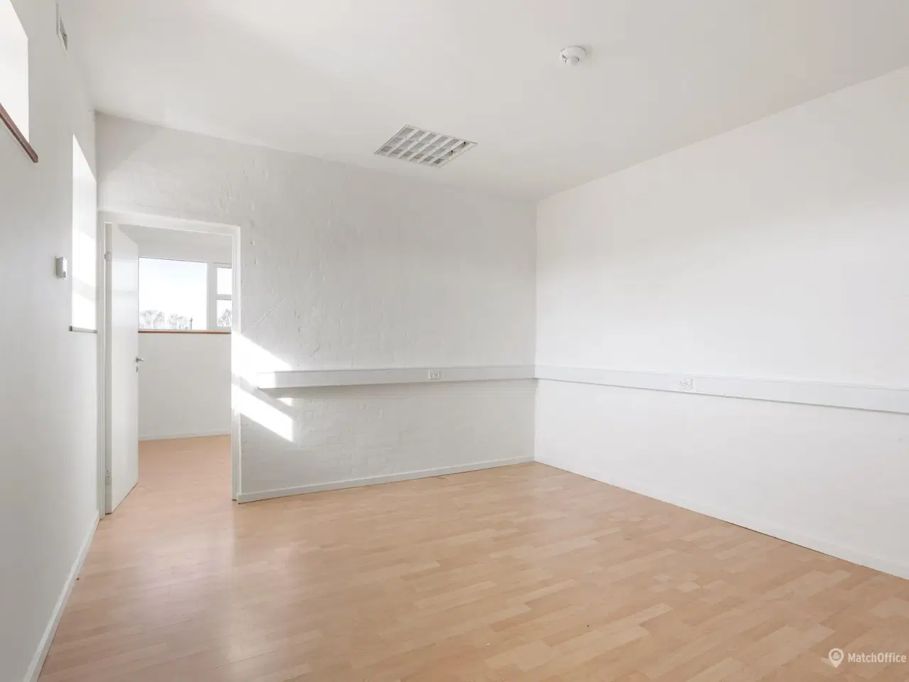 Billede 9 - Lyst kontor i større erhvervspark