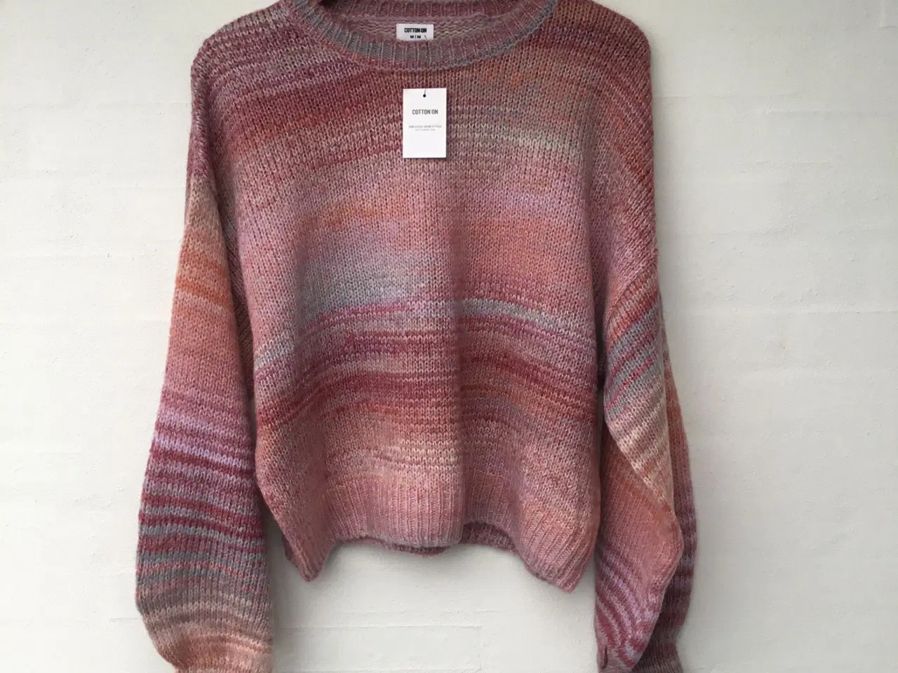 Billede 10 - Flot multifarvet strik sweater str M fra Cotton-On