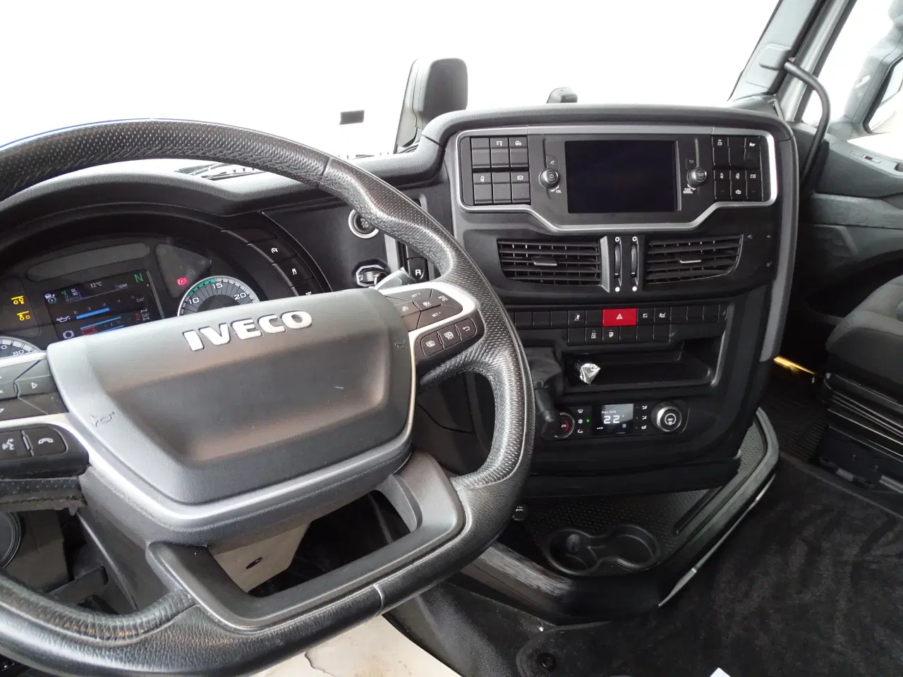 Billede 8 - Iveco S-WAY Twinsteer udlejes