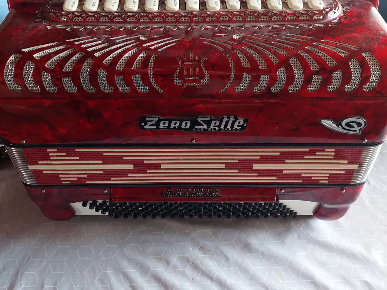 Billede 1 - HARMONIKA ZERO ZETTE B 30 C. 