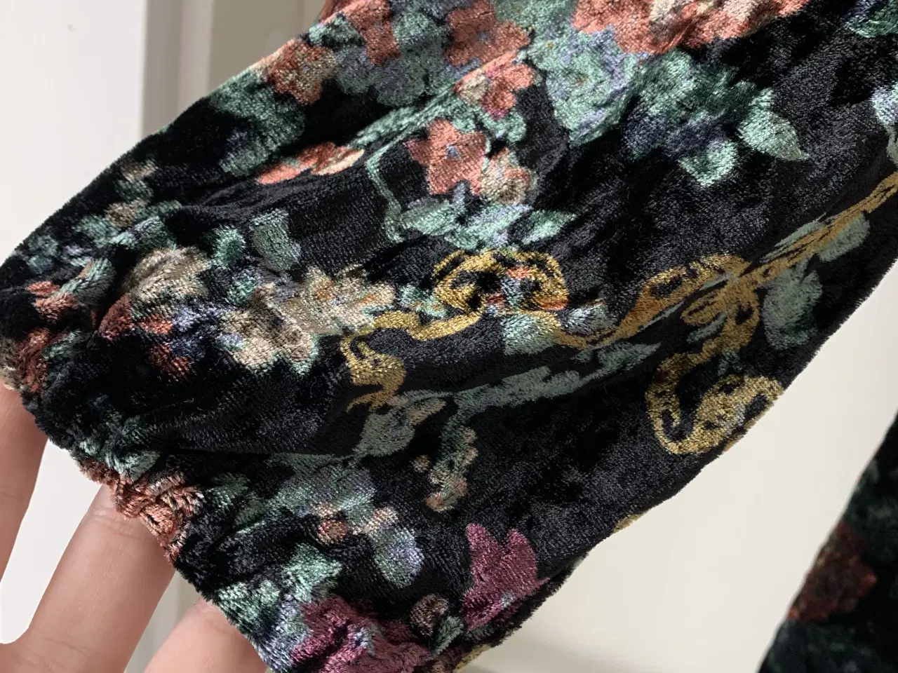 Billede 4 - Zara slå om kjole velour