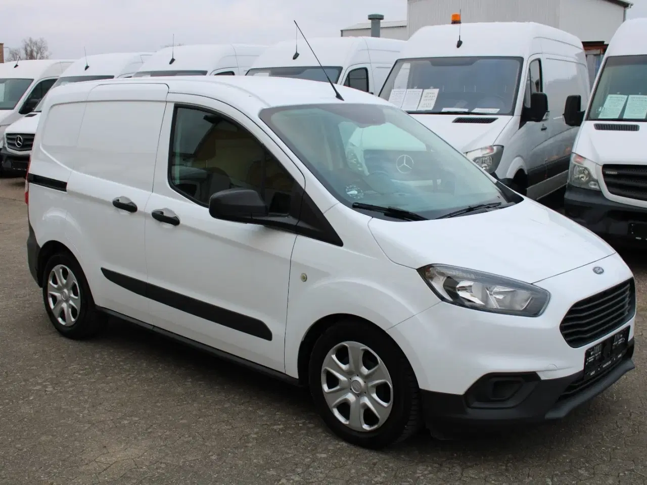 Billede 2 - Ford Transit Courier 1,5 TDCi 100 Trend