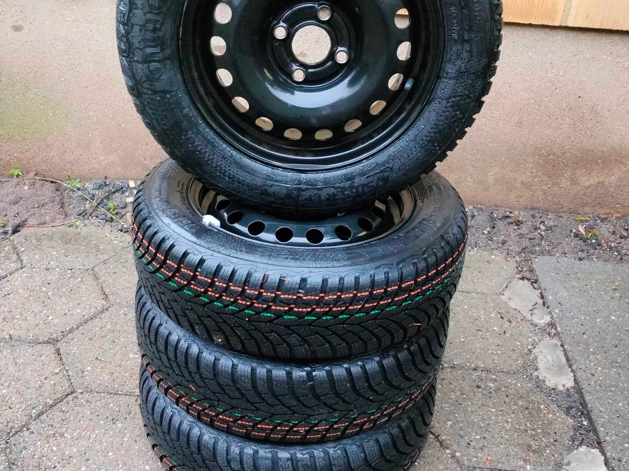 Billede 1 - Vinterdæk VW Up Continental