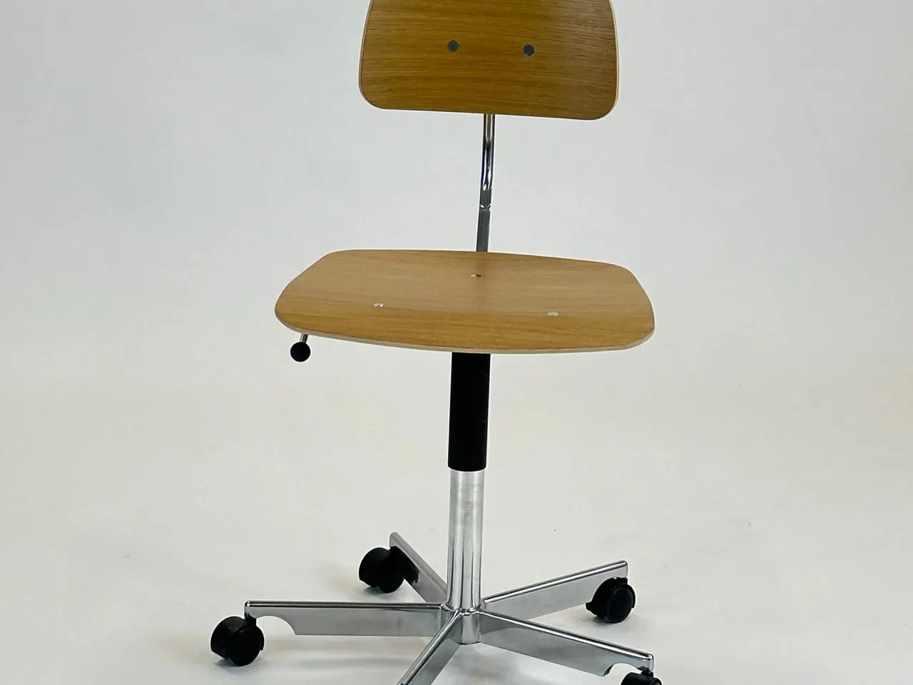 Billede 3 - Montana Kevi 2533 kontorstol (Træ)