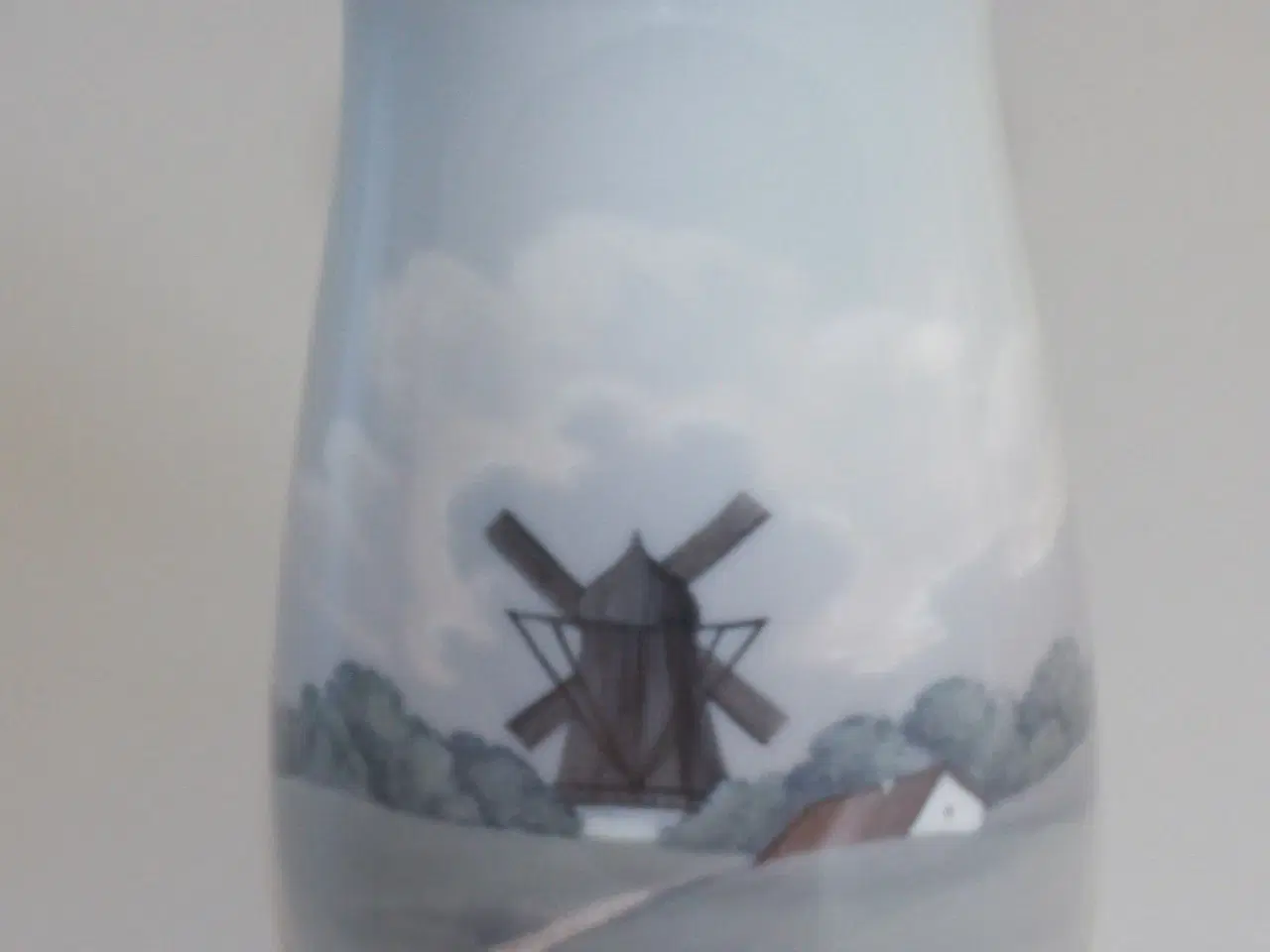 Billede 2 - Vase med landskab fra Bing og Grøndahl