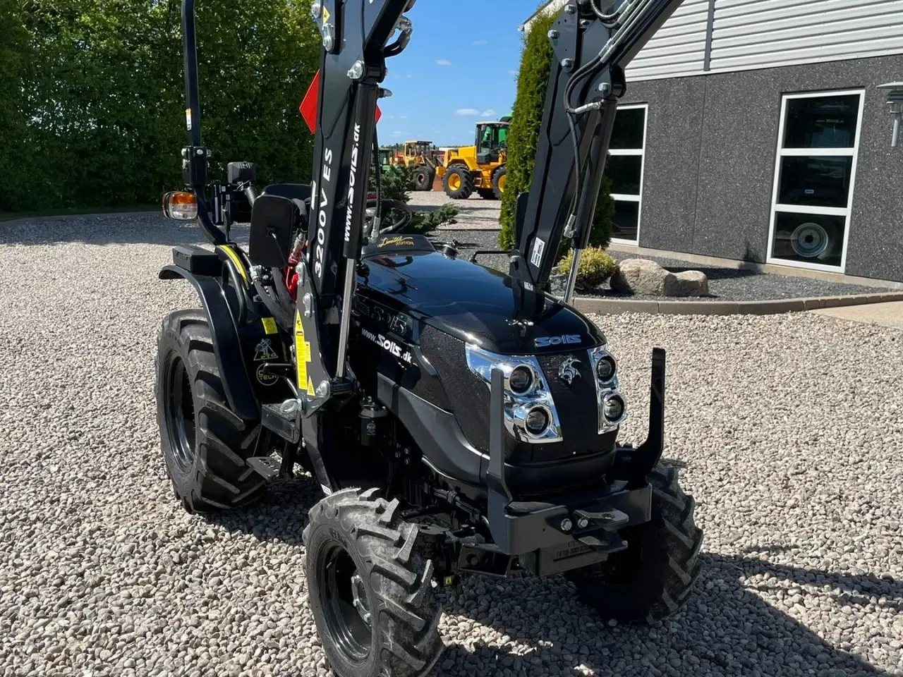 Billede 22 - Solis S26 6+2 gearmaskine Limited Edition i sort med brede hjul og Fuldhydraulisk frontlæsser