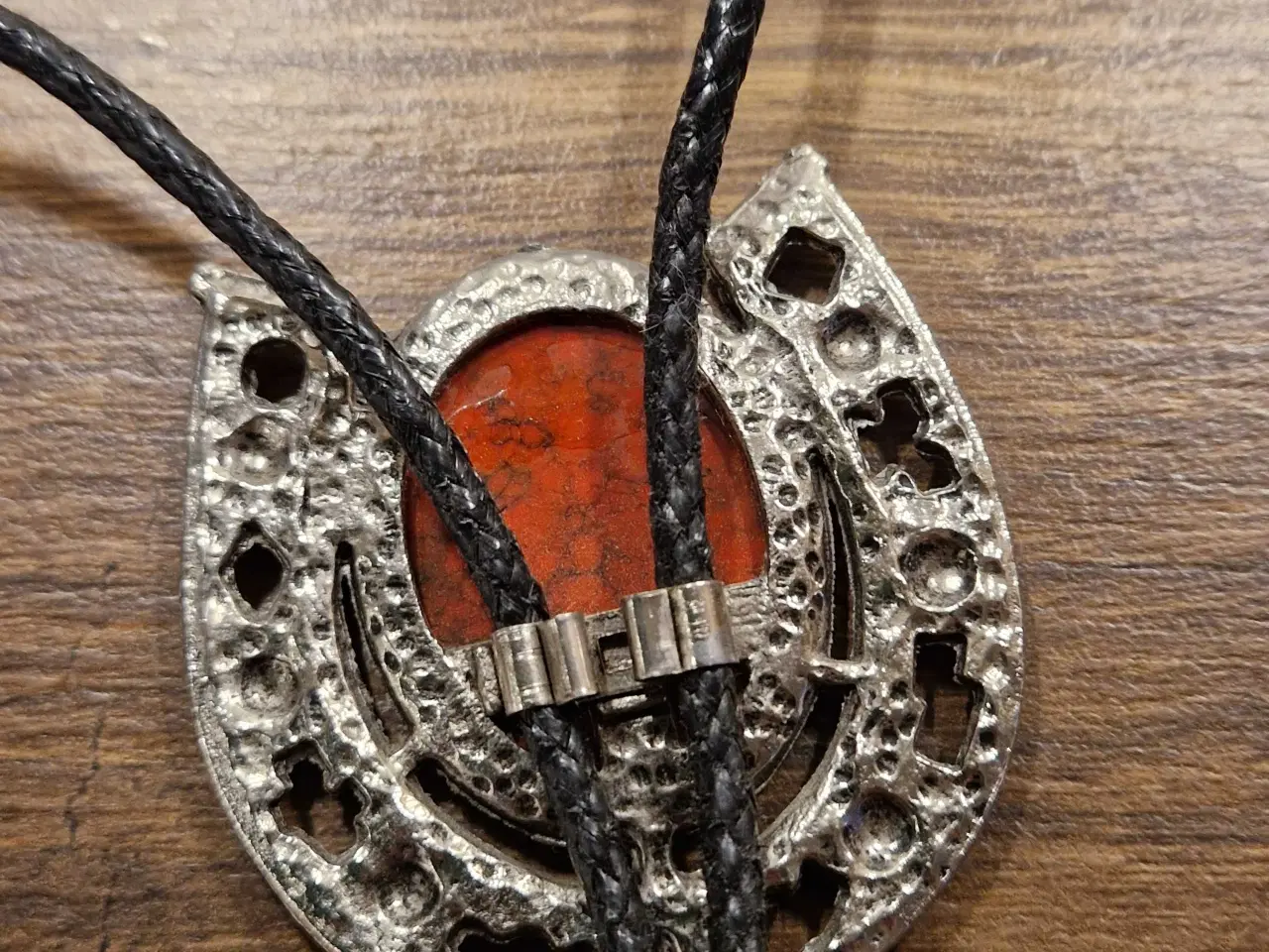 Billede 4 - Amerikansk vintage Bolo Slips med rød sten