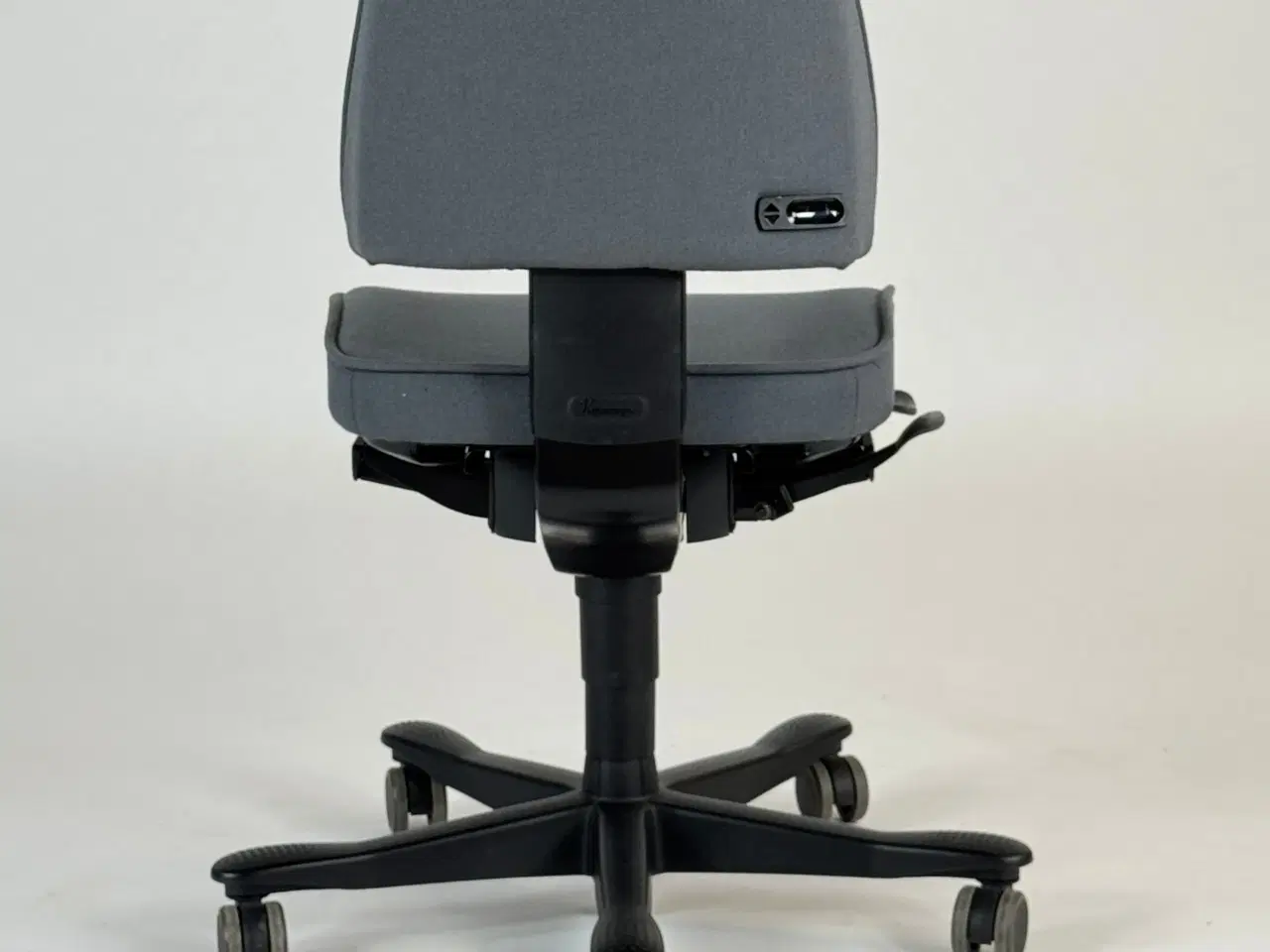 Billede 5 - Kinnarps Free Float 6110 Kontorstol – Grå/Sort Stel