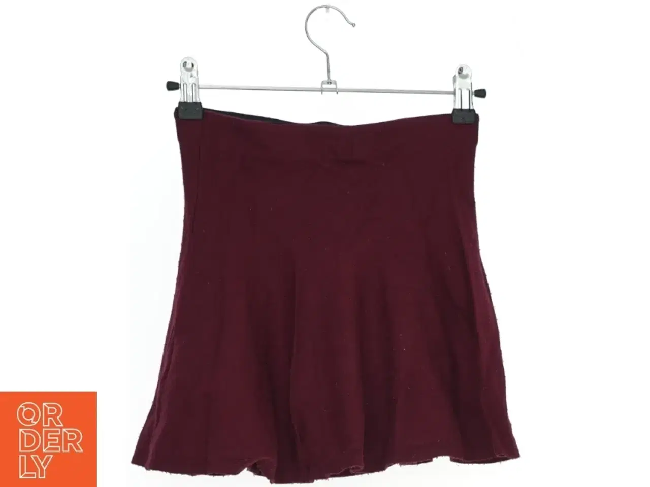 Billede 2 - Bordeaux nederdel fra H&M (str. 122)