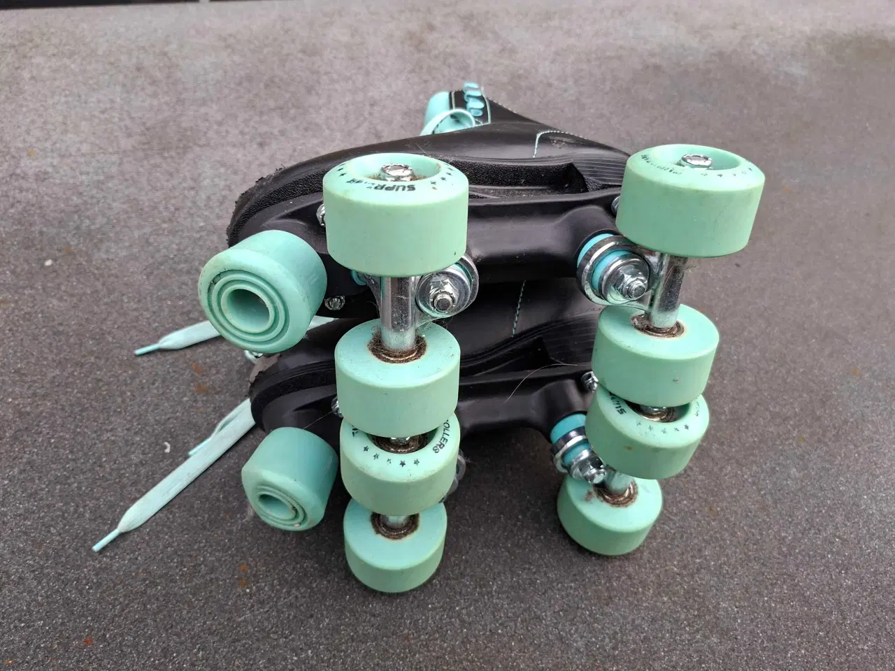 Billede 5 - Supreme rulleskøjter str 31-34