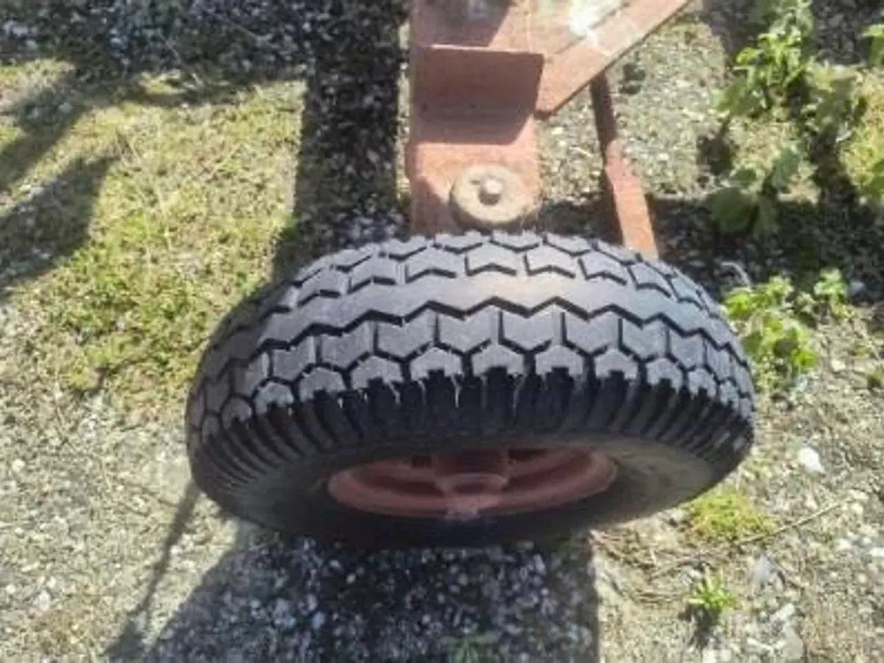 Billede 6 - Bådtrailer med kraftig ramme og gode dæk