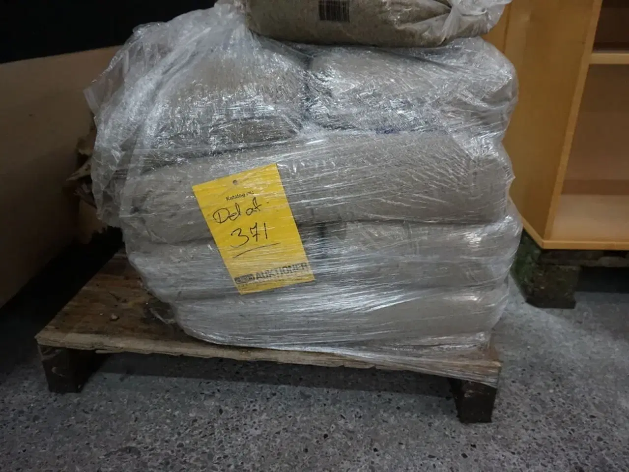 Billede 3 - Nordic Play - Sandkasse med bænk & låg 120x120 cm, m. 200 kg sand