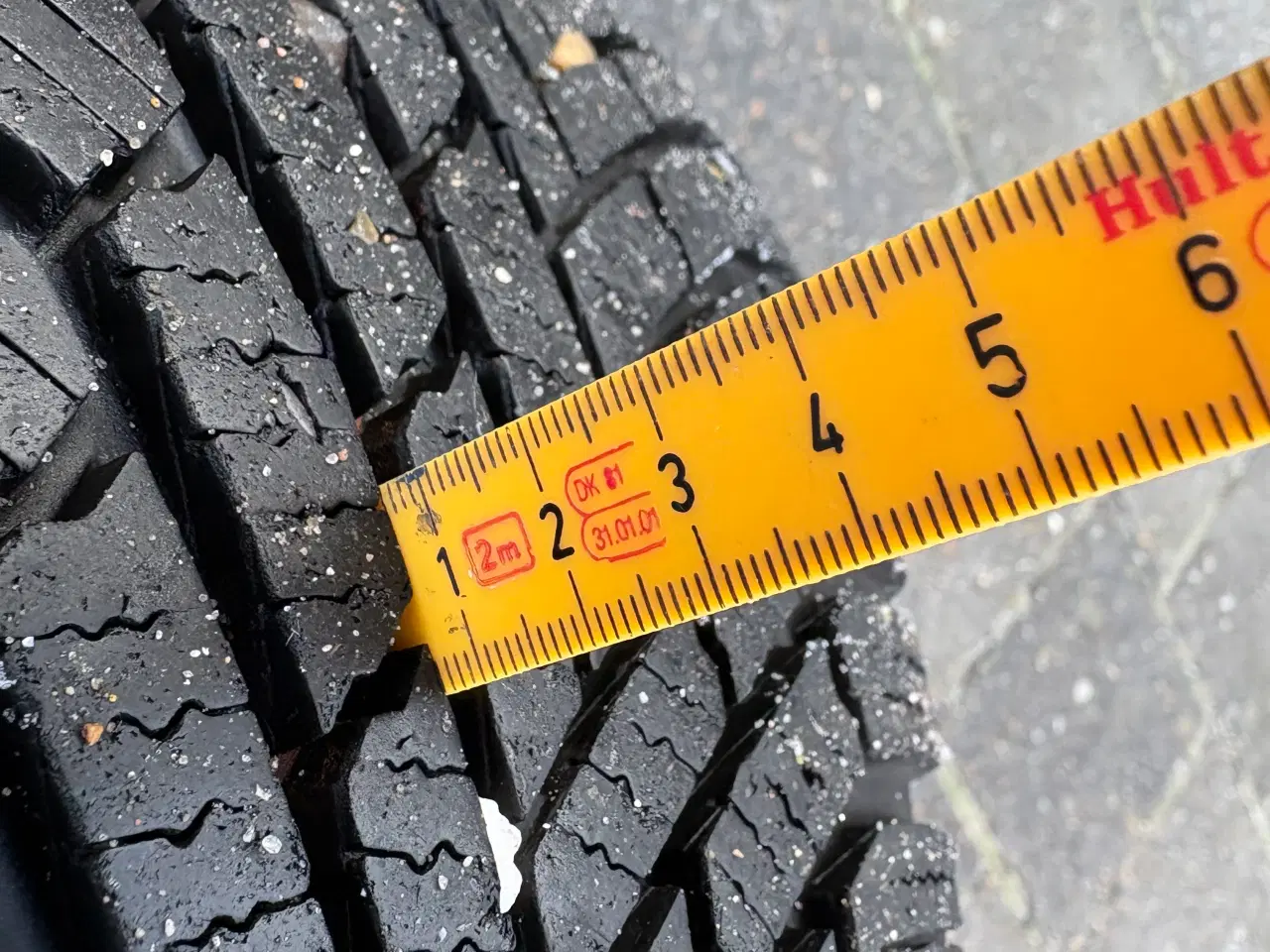 Billede 5 - Vinterdæk og fælge.