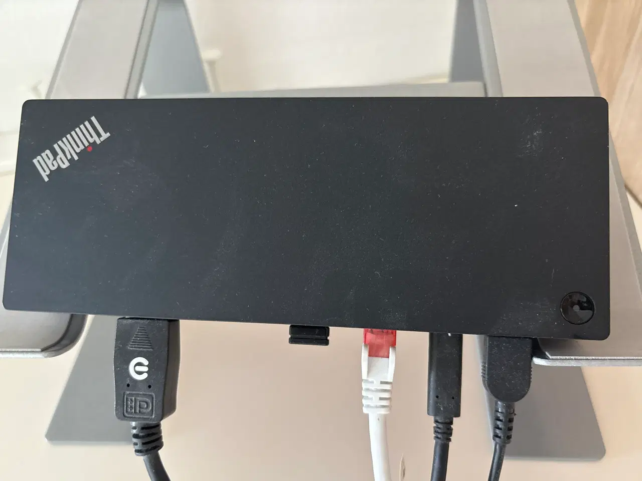 Billede 4 - Pc skærm og docking-station samlet pris 