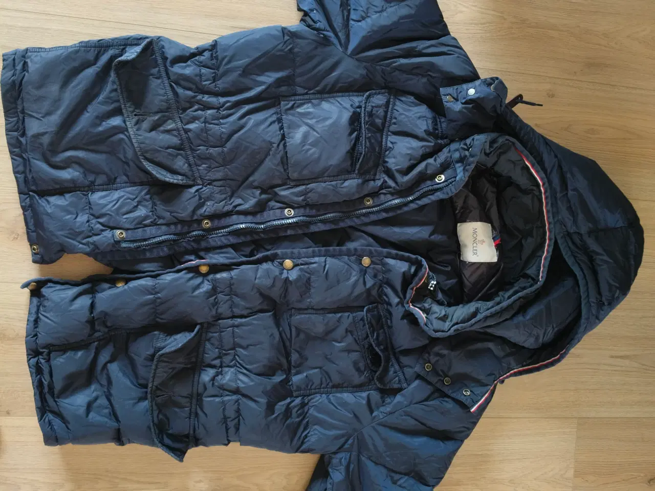 Billede 1 - Moncler vinterjakker lynlås defekt 