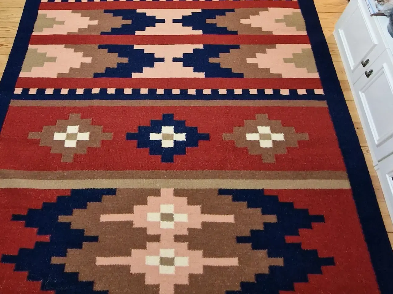 Billede 1 - Flot stort farverigt kelim tæppe.