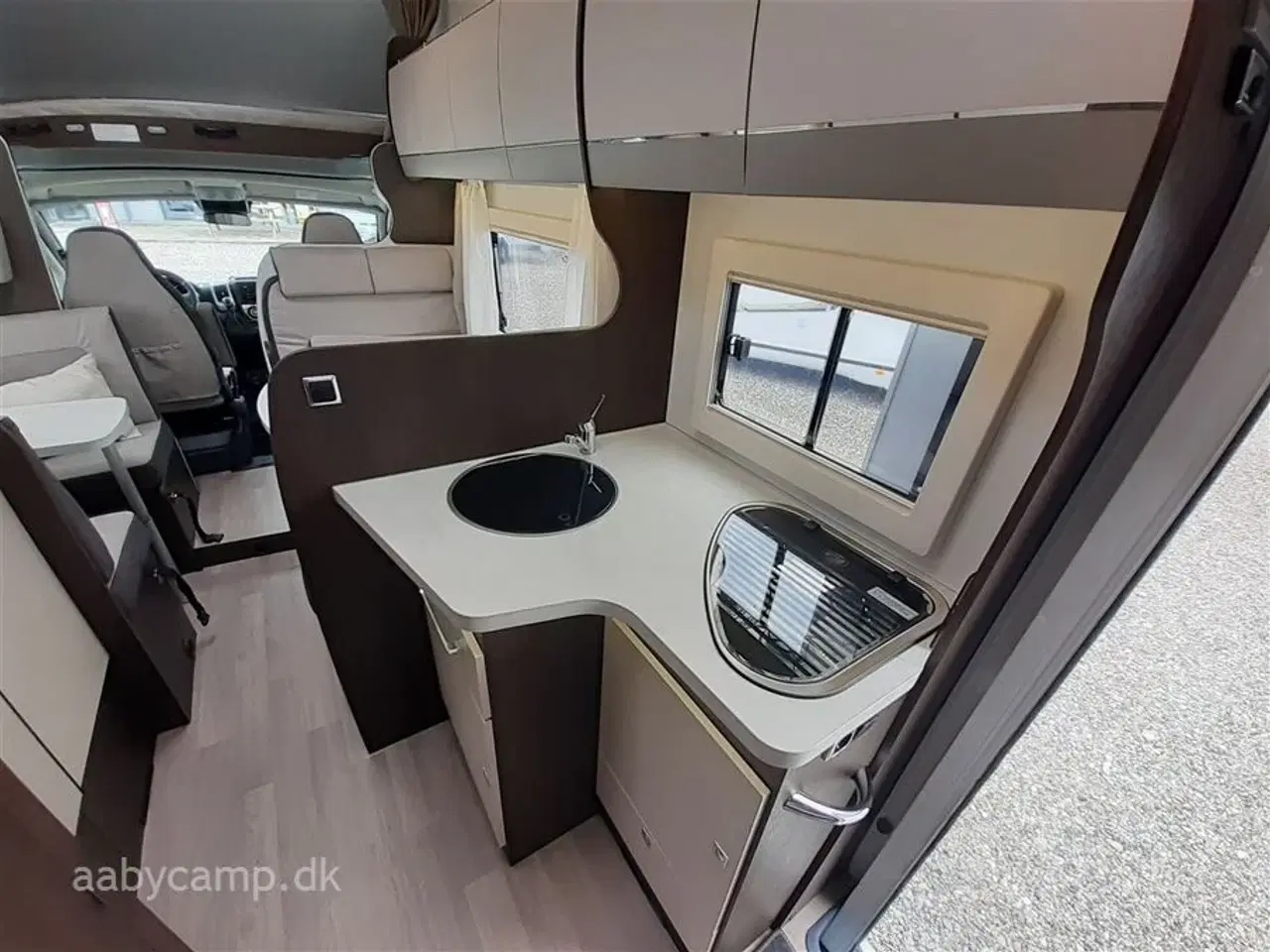 Billede 15 - 2021 - Benimar Sport 323 NK   Den Perfekte Familie camper. NK pakke. automatgear. solceller. Bemærk kun 20,000 Km !!!!