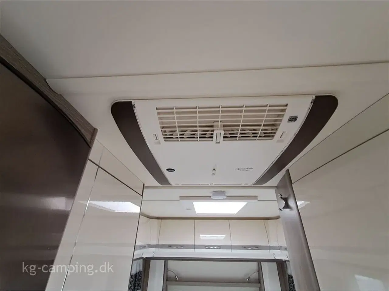 Billede 15 - 2019 - Fendt Tendenza 515 SG   Kvalitetsvogn indrettet med enkeltsenge og sengeudtræk samt THULE 6300 markise, TRUMA XT mover, TRUMA Aircon