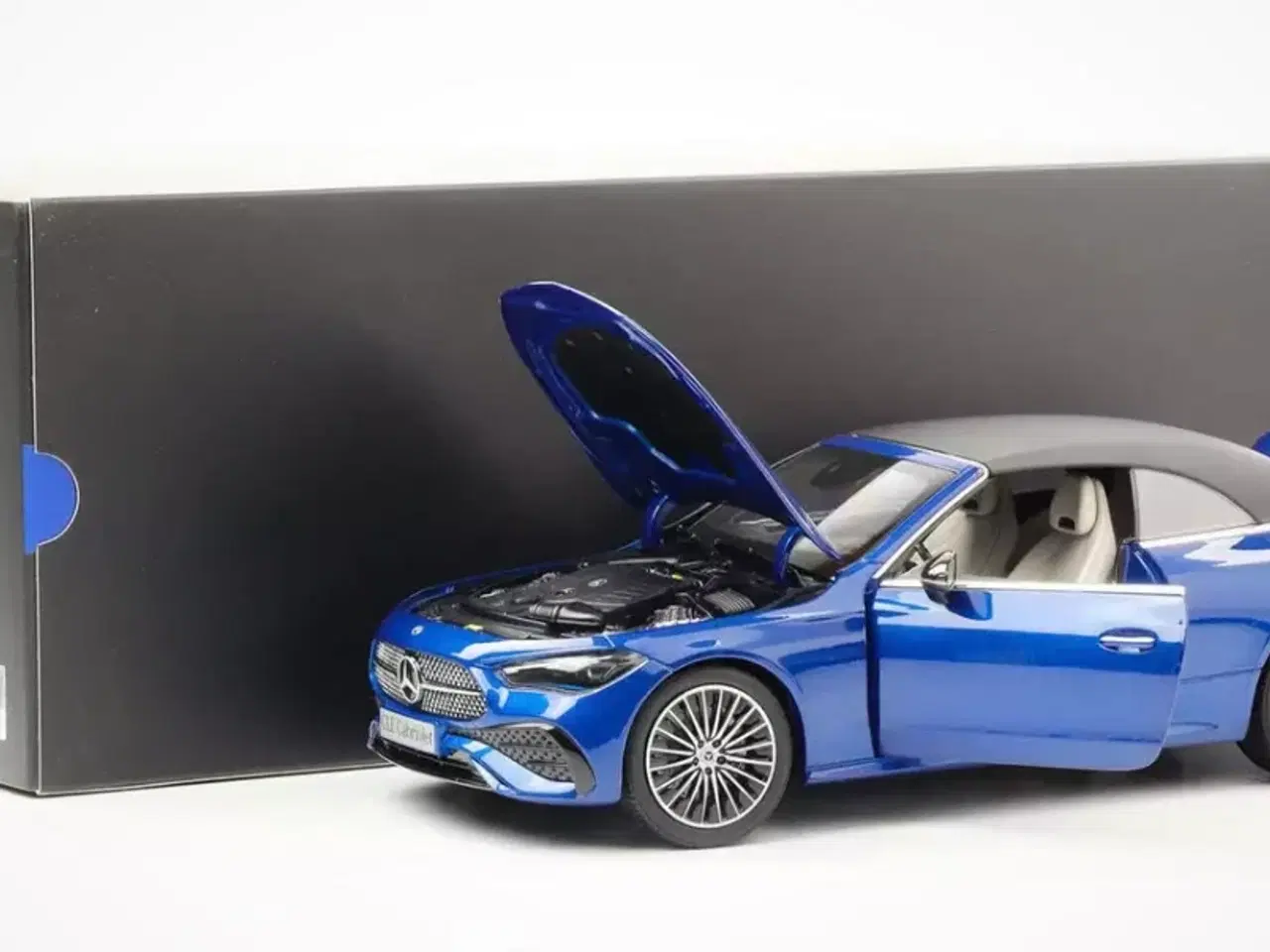 Billede 2 - 1:18 Mercedes CLE Cabriolet 2024