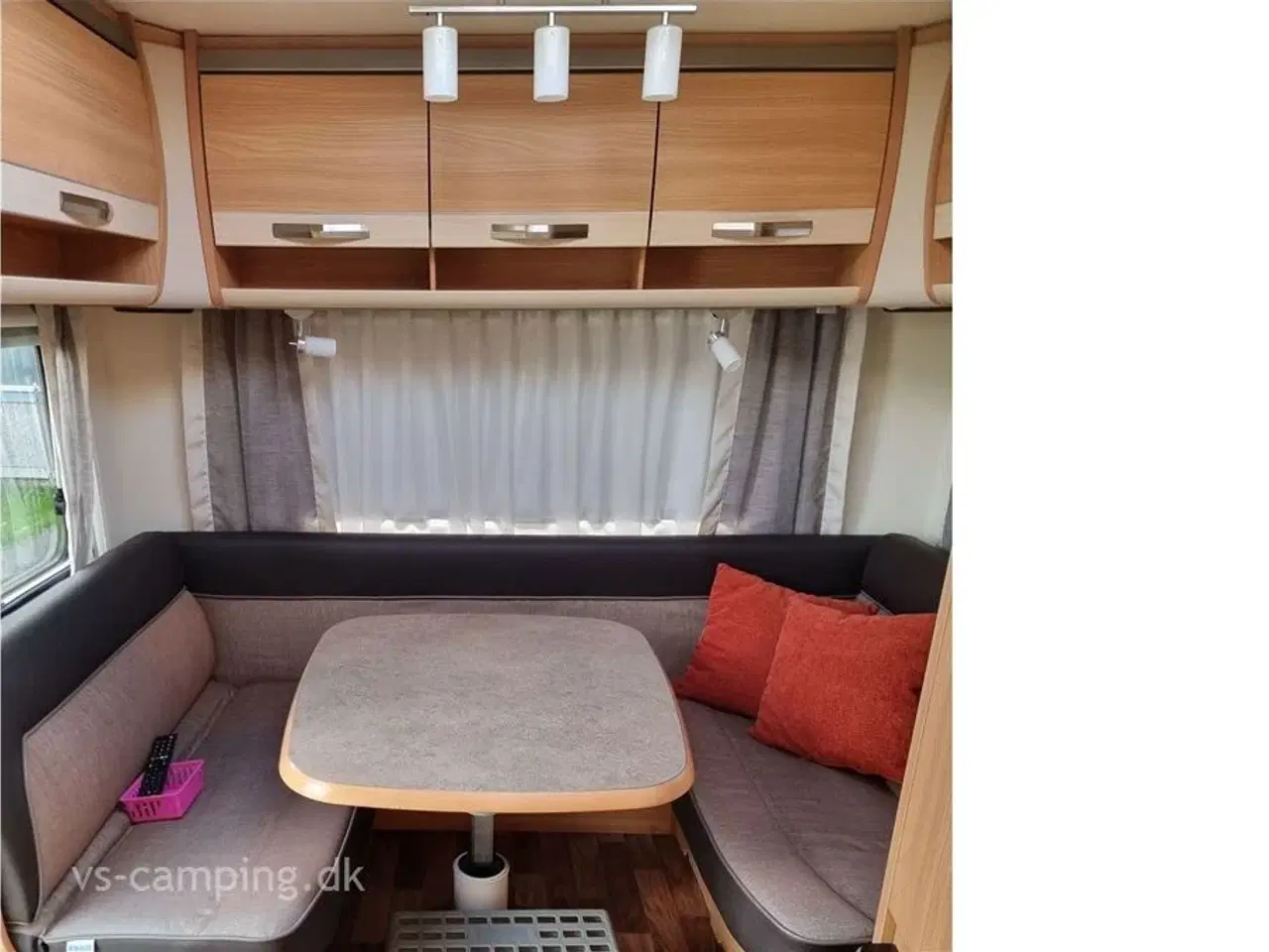 Billede 3 - 2016 - Knaus Südwind 460 EU   CAMPINGVOGN MED ENKELTSENGE MED LAMELUDTRÆK