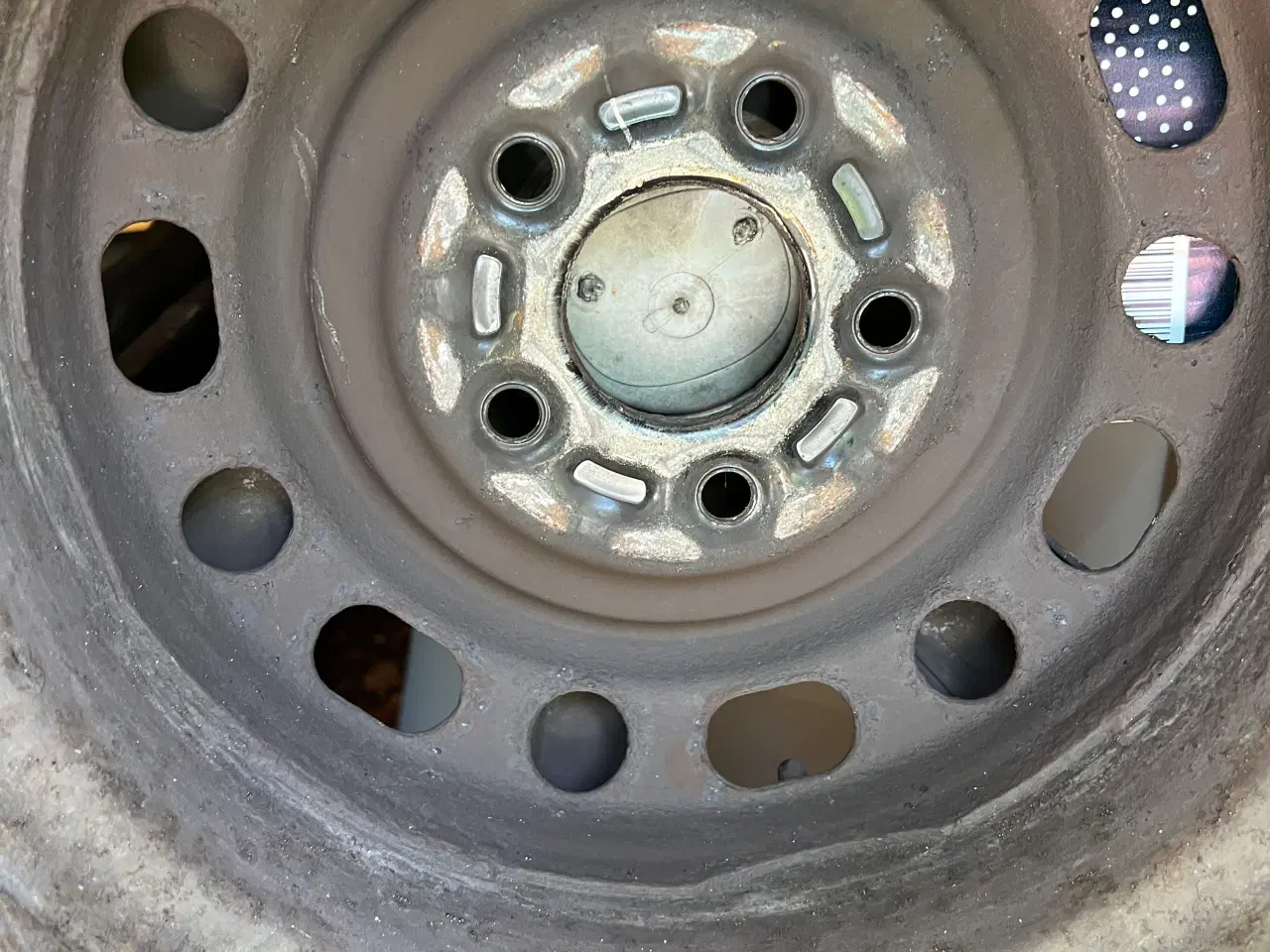 Billede 5 - Sæt med 4vinterdæk på fælge Bridgestone 195/65 R15