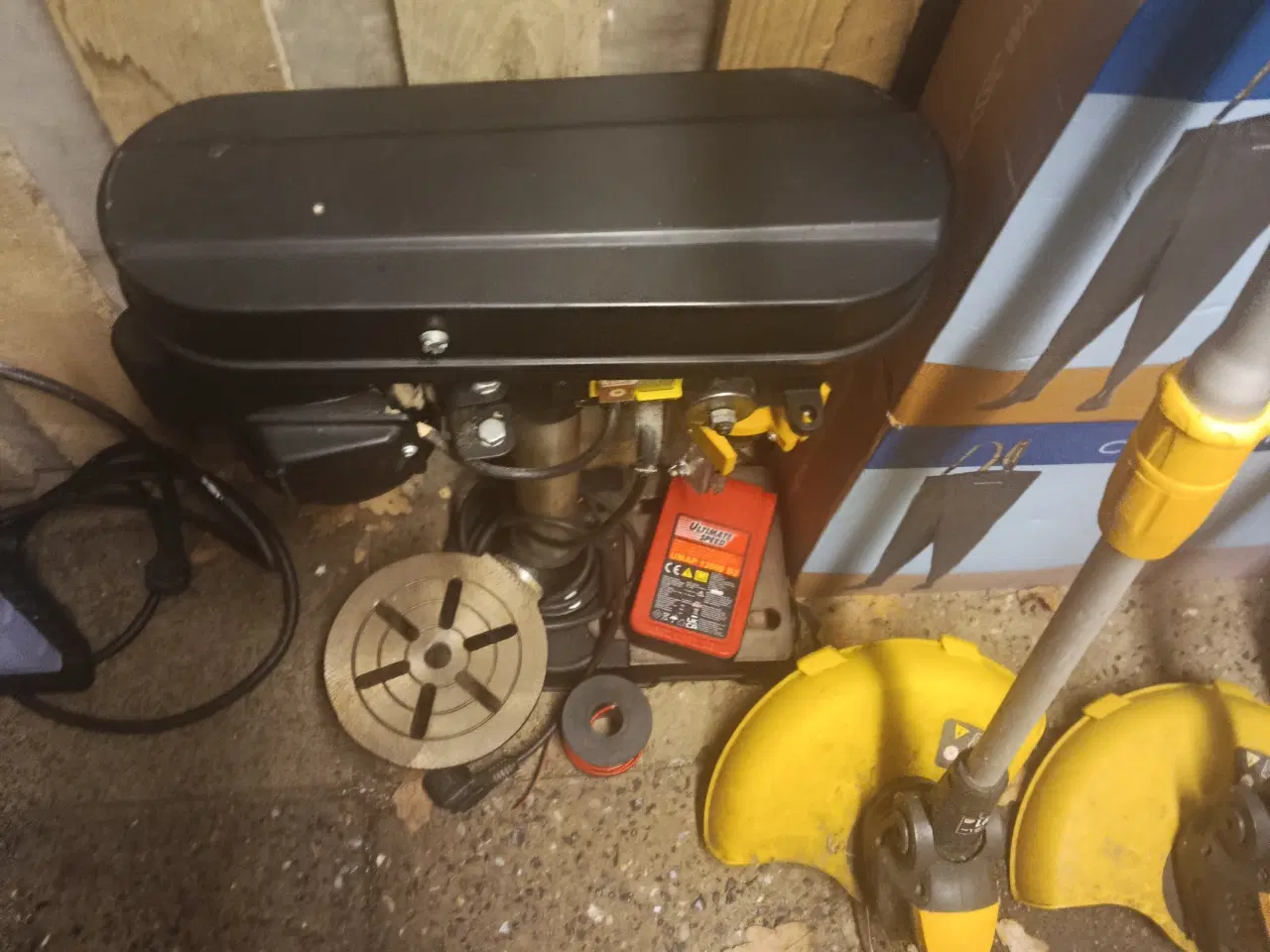 Billede 3 - Hækker klipper