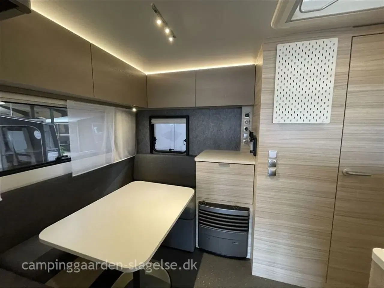 Billede 3 - 2026 - Adria Altea 492 LU   Adria Altea 492 LU – fleksibel komfort med et snuptag