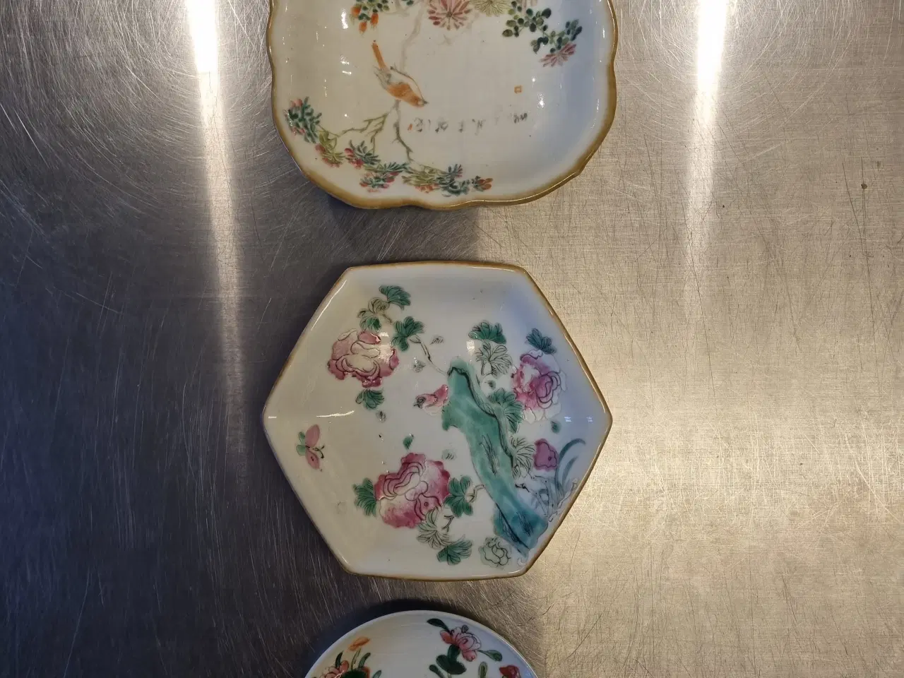 Billede 2 - 3 kinesiske askebægre sælges.