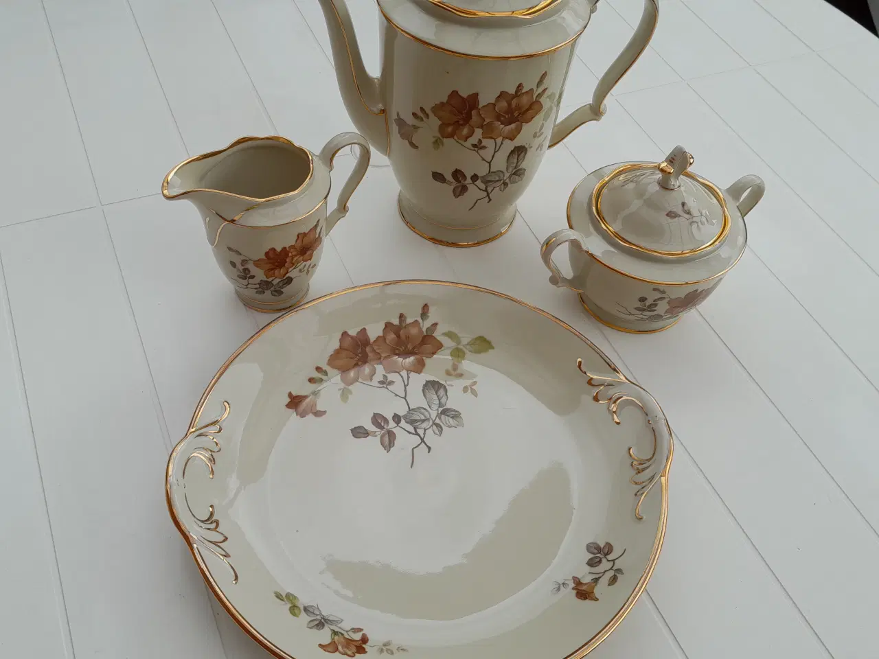 Billede 4 - Kaffestel Kjøbenhavns Porcellains Maleri