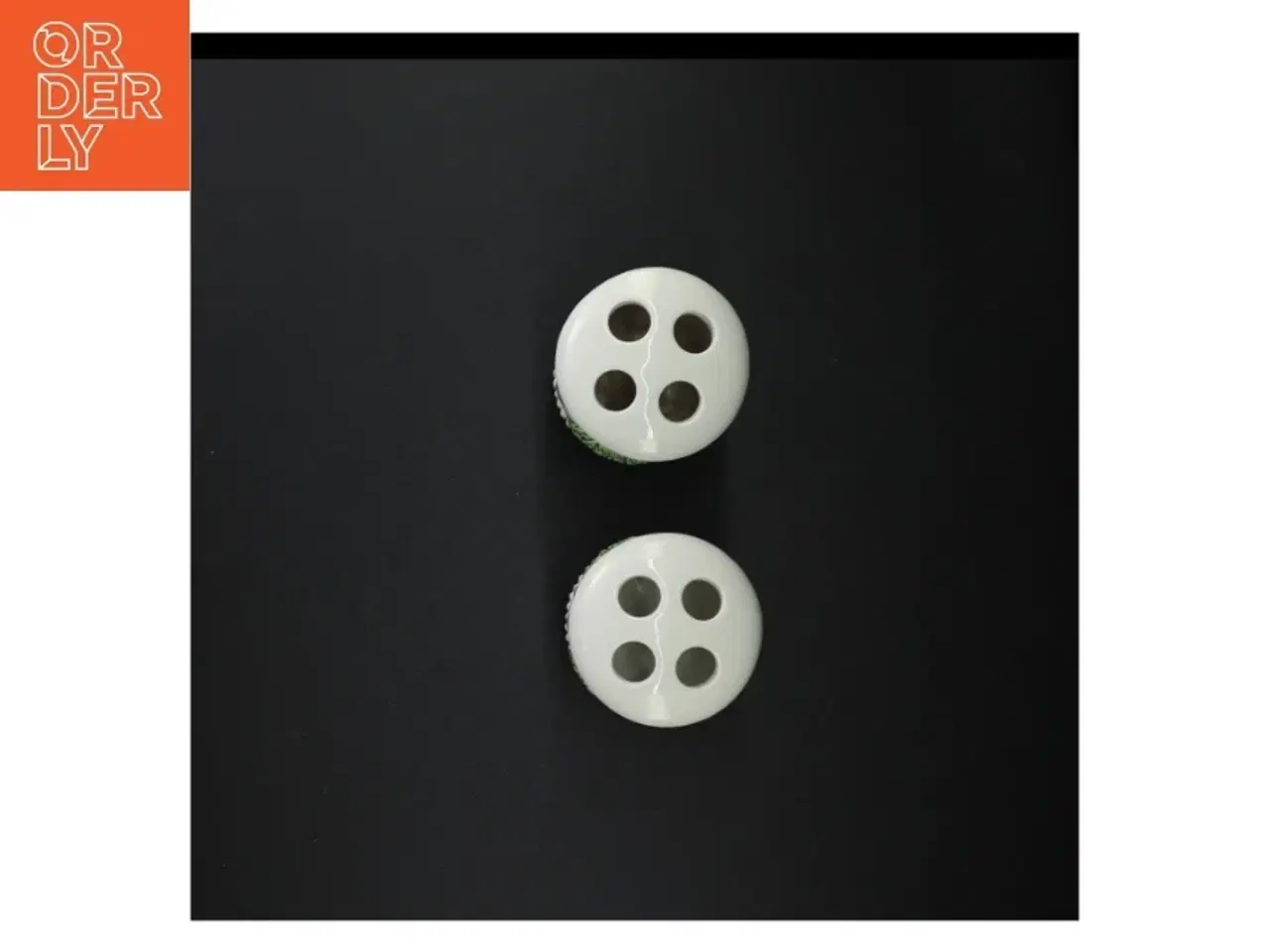Billede 3 - 2stk Beringgård porcelænsvaser med grønne bånd. (str. 11 x 8 cm)