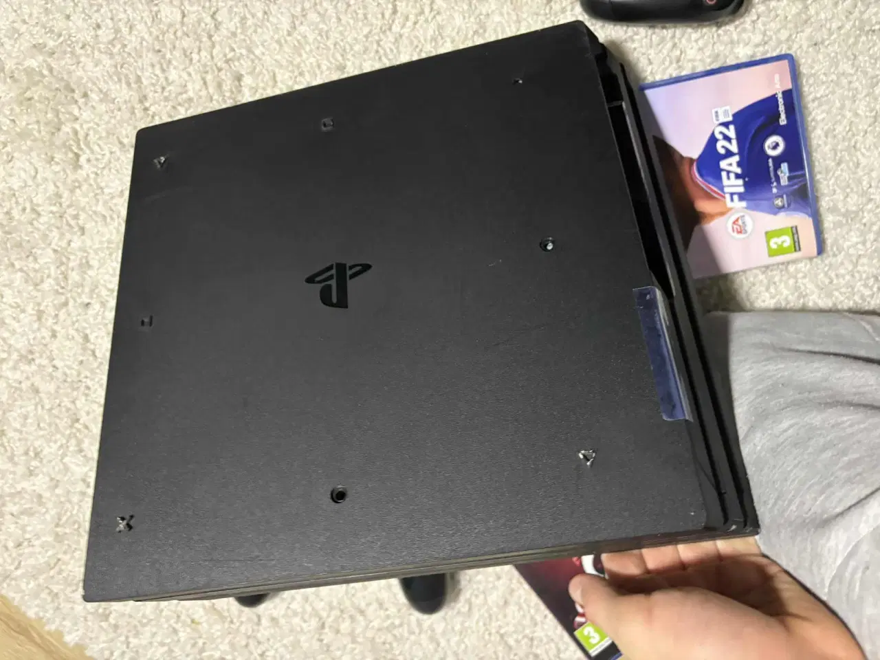 Billede 1 - Playstation 4pro 1Tb, 2 controller og 2 spil