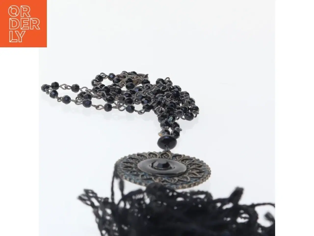 Billede 2 - Lang kæde med vedhæng (str. 88 cm)