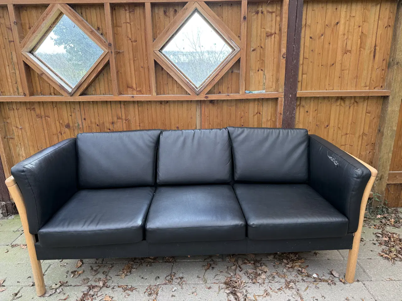 Billede 2 - GRATIS sort lædersofa