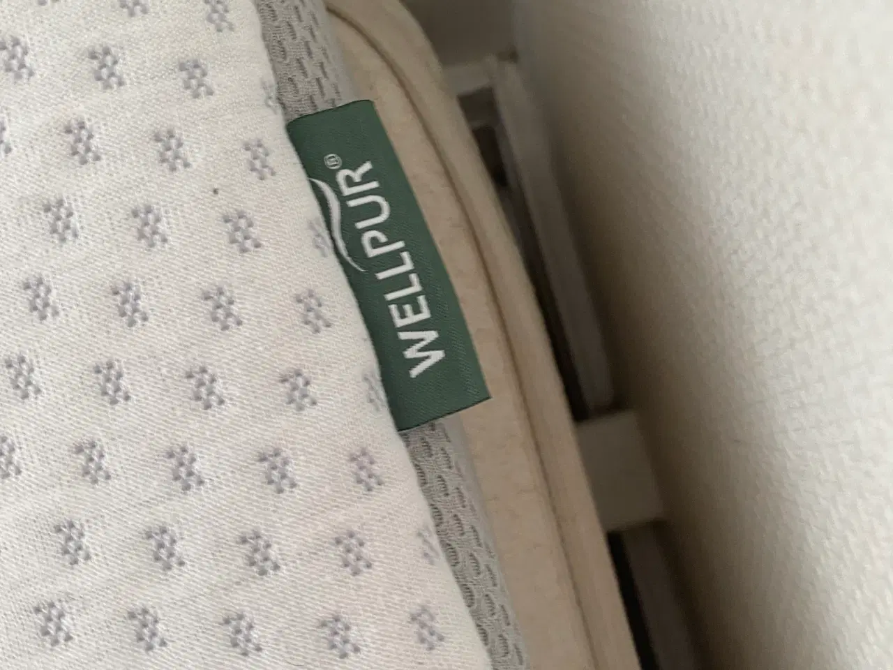 Billede 3 - Gratis 140 seng med memory foam topmadras