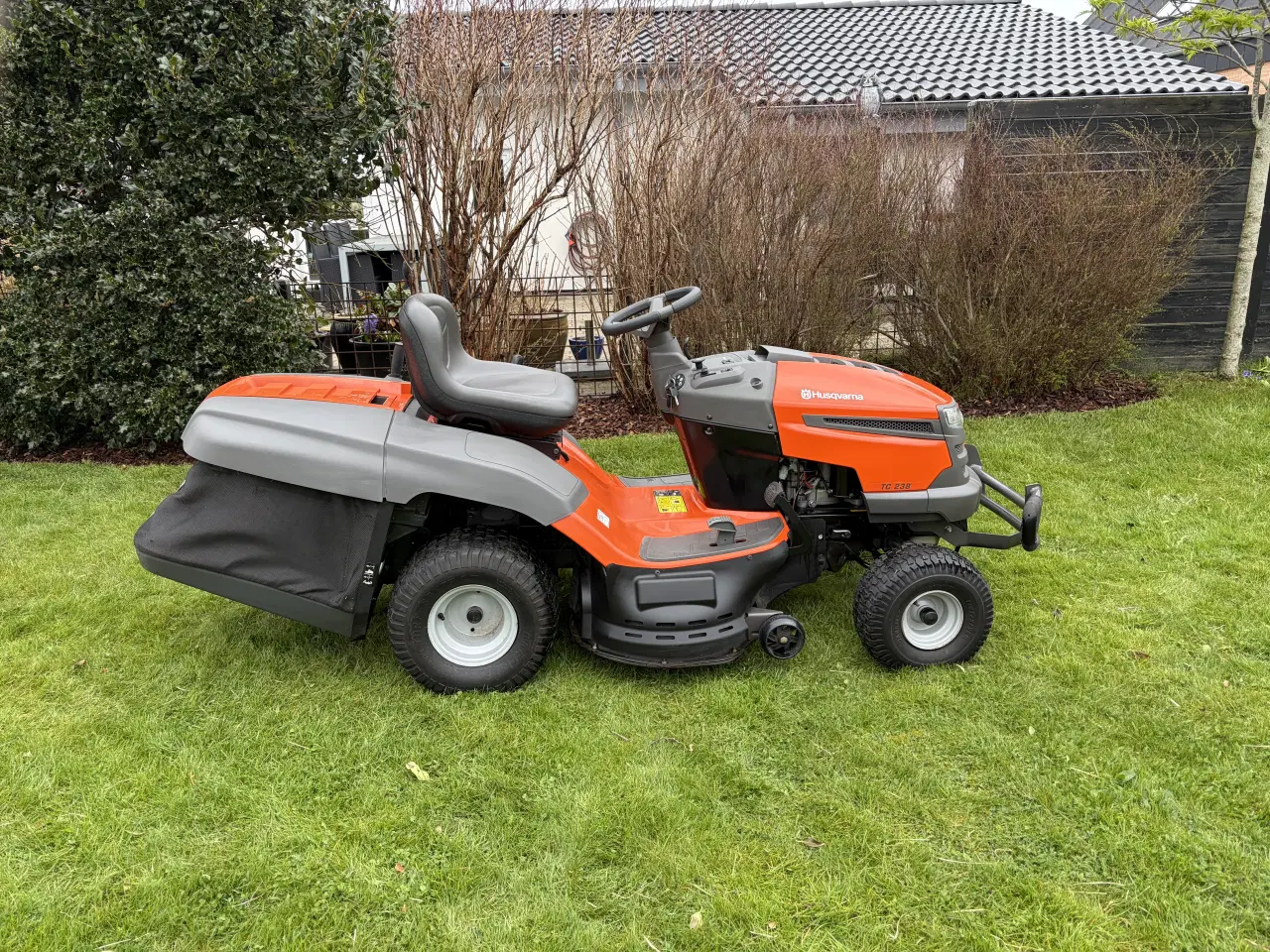 Billede 3 - Husqvarna TC238 Havetraktor