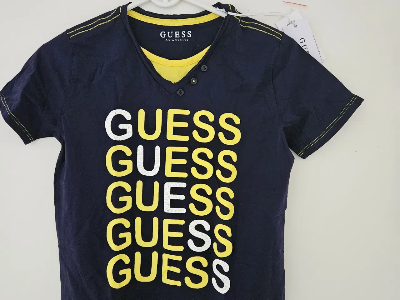 Billede 1 - 2x Guess T-shirts
