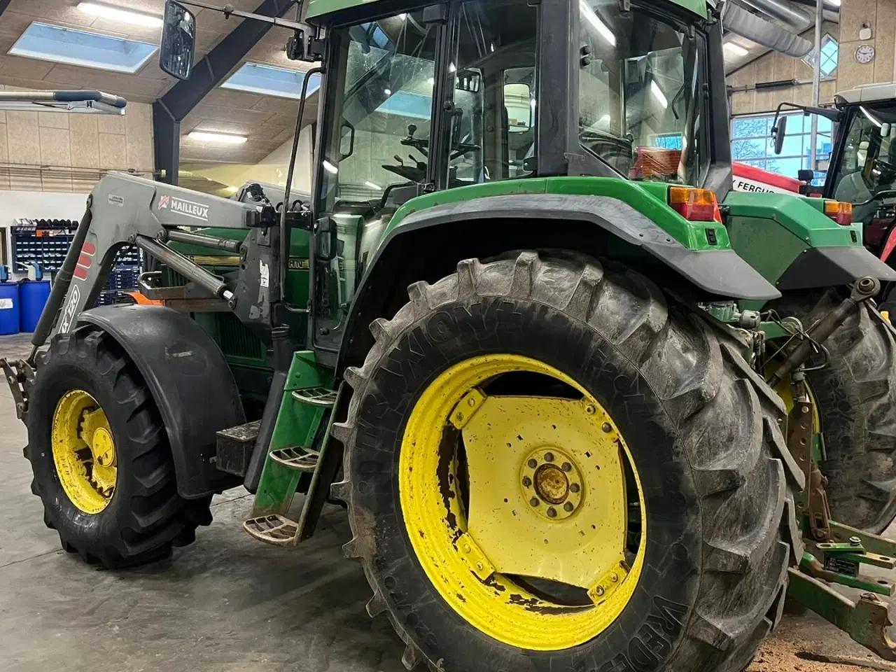 Billede 12 - John Deere 6506 Med frontlæsser og vendegear ved rattet samt nye fordæk